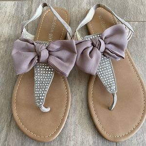 Madden Girl 7.5 Women’s Bow Sandal